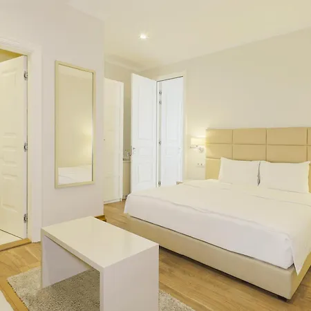 Lanterna Center 4* Novi Sad