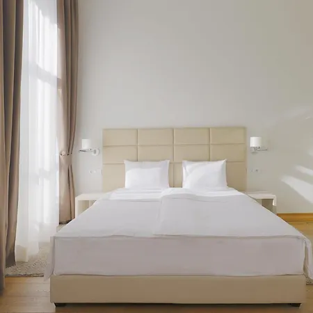 Lanterna Center 4* Novi Sad