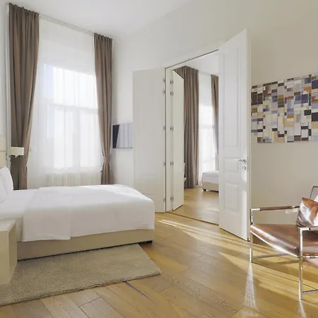 Lanterna Center 4*