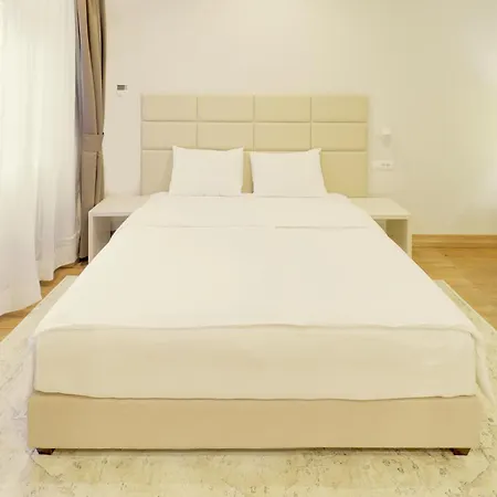 Lanterna Center 4*